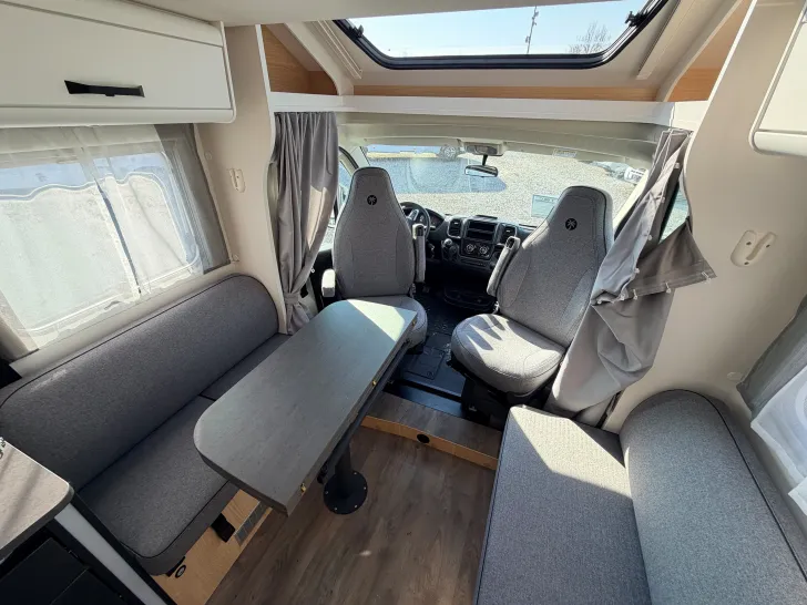 Fahrzeugbild Sunlight TEILINTEGRIERT T68C #47