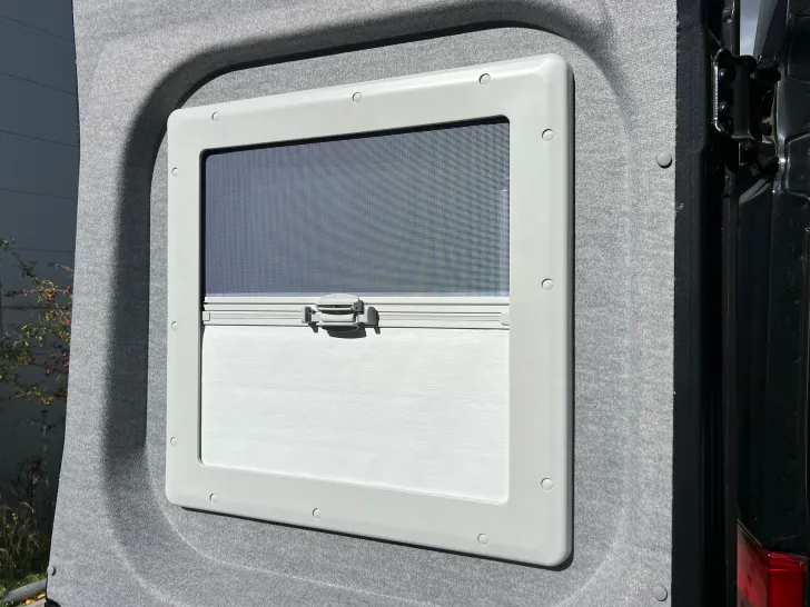 Fahrzeugbild Clever Select Line Runner Active * Schwenkbad * #14