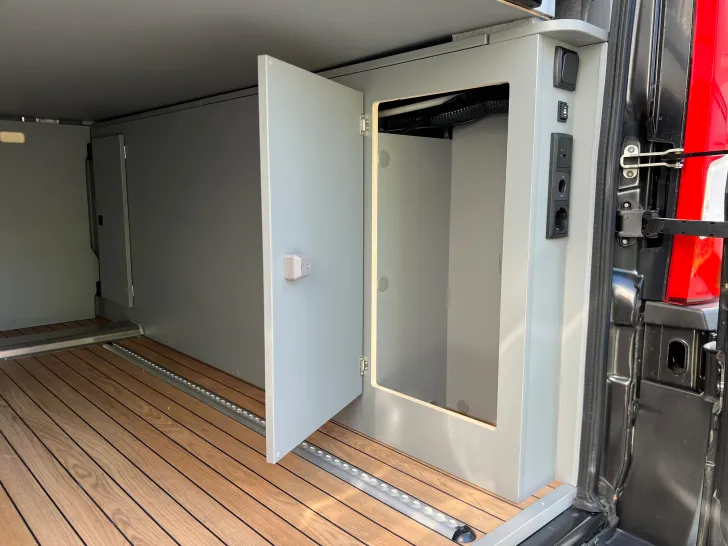 Fahrzeugbild Clever Select Line Runner Active * Schwenkbad * #16