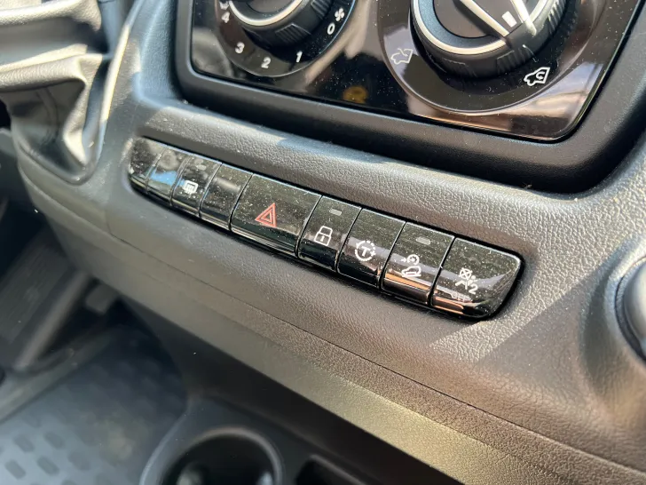 Fahrzeugbild Sunlight VAN ADVENTURE ED V 60 #30