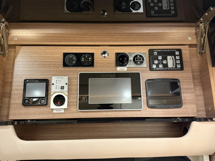 Fahrzeugbild Concorde CHARISMA 910 LI #30