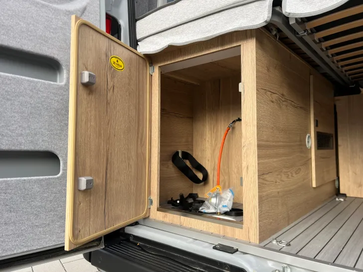 Fahrzeugbild Clever Select Line Runner #15