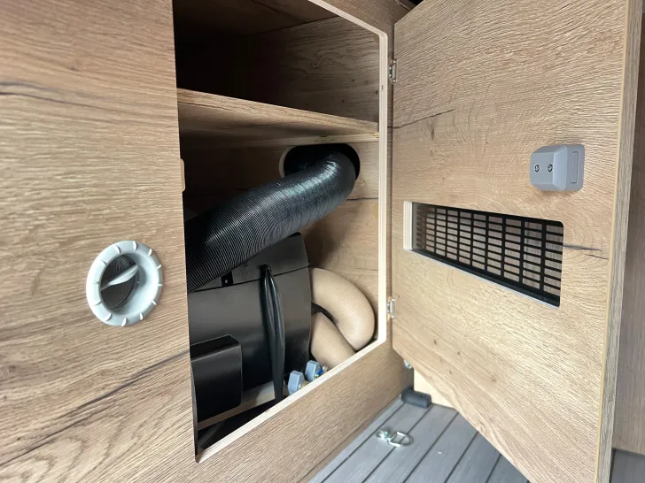 Fahrzeugbild Clever Select Line Runner #16