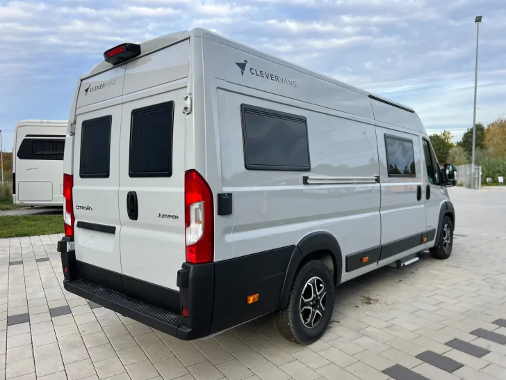 Fahrzeugbild Clever Select Line Runner #18