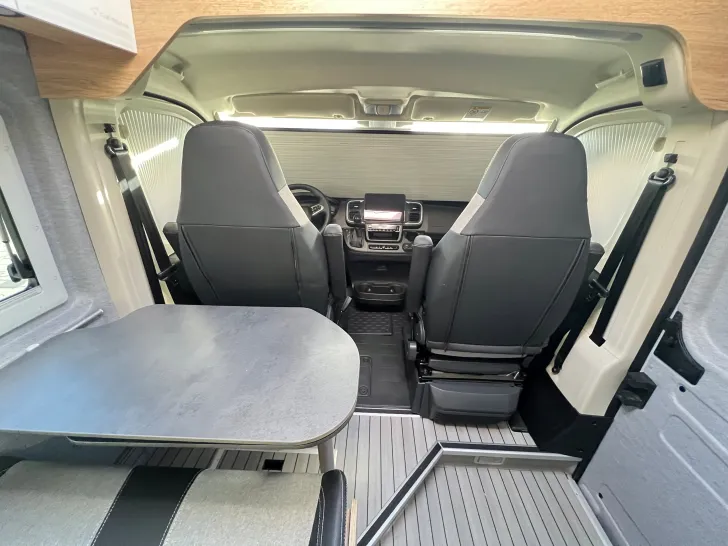 Fahrzeugbild Clever Select Line Runner #24