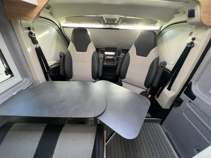 Fahrzeugbild Clever Select Line Runner #25
