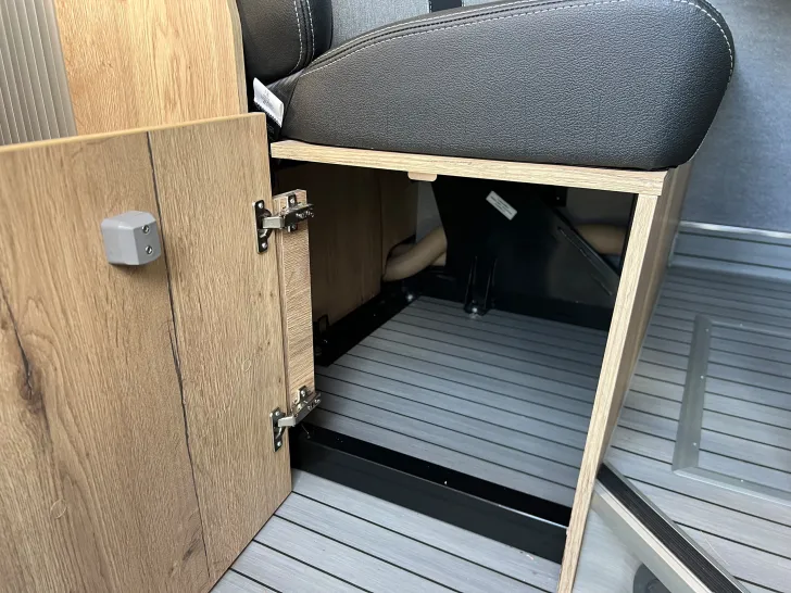 Fahrzeugbild Clever Select Line Runner #47