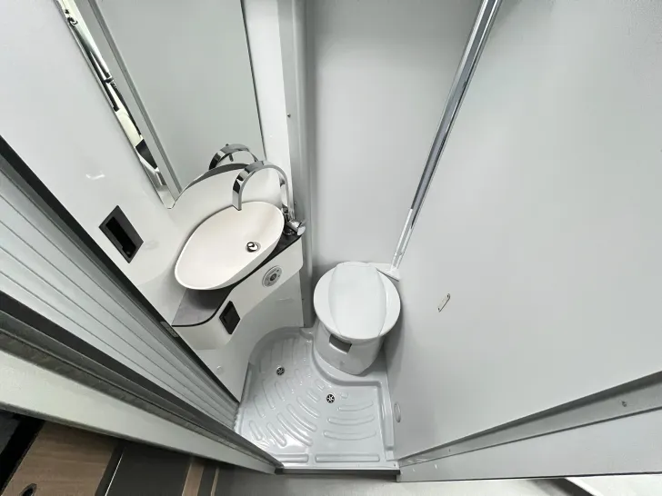 Fahrzeugbild Pössl H-Line Summit Shine 600 L Elegance #47