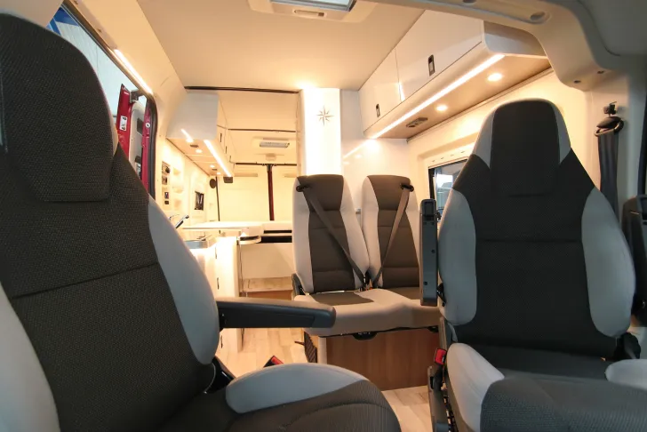 Fahrzeugbild Westfalia Columbus 641 E #3