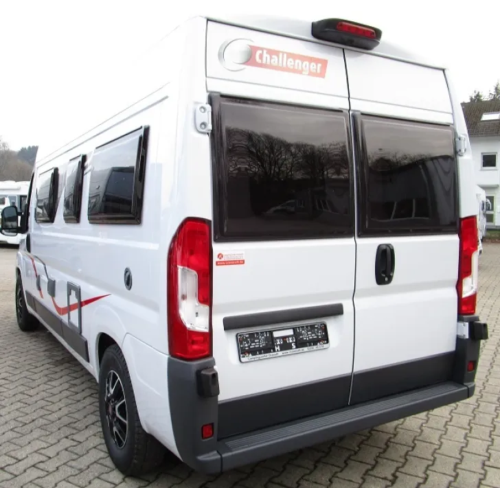 Fahrzeugbild Challenger Van V114 #3