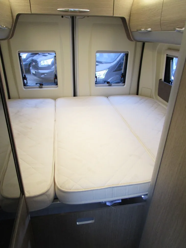 Fahrzeugbild Challenger Van V114 #10