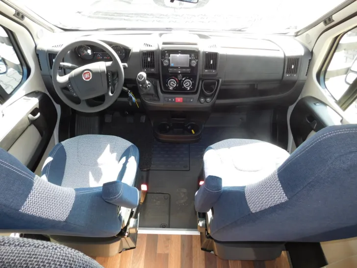 Fahrzeugbild Knaus Sky Traveller 500 D #13