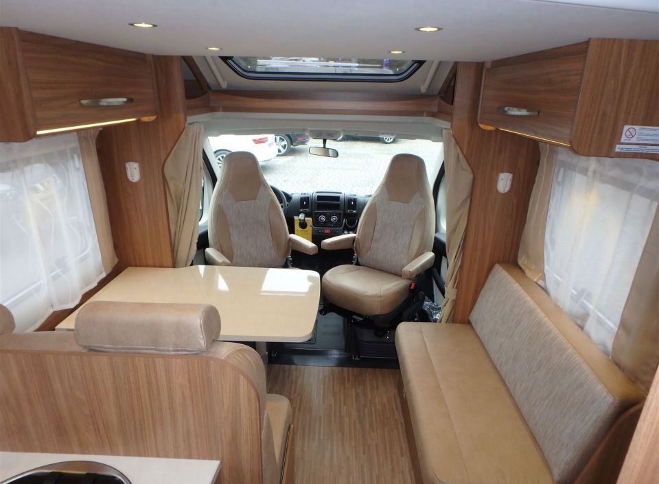 carado t 448 2 j gar hubbett sat tv markise autom 8