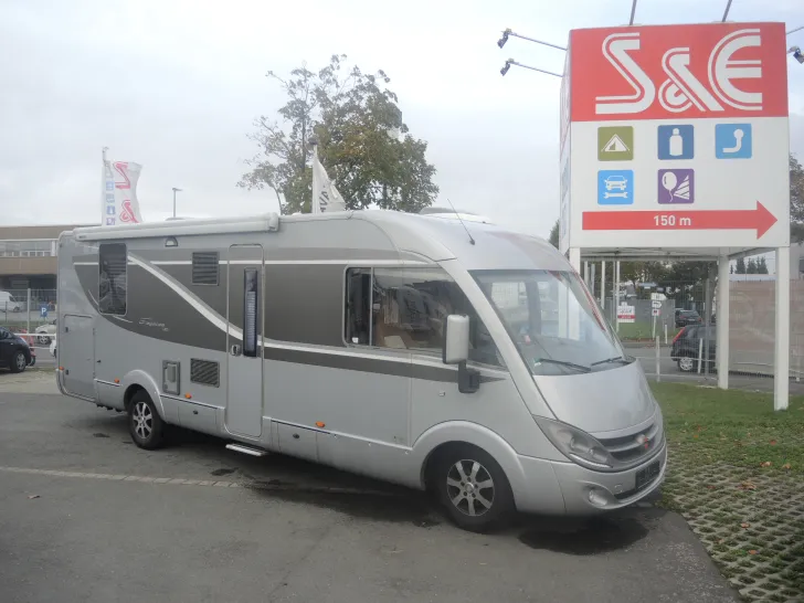 Fahrzeugbild Bürstner Elegance I 800 G #1