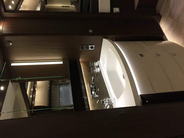 Fahrzeugbild Morelo Empire 90 L #8