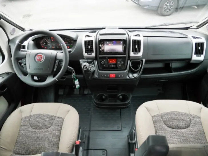 Fahrzeugbild Malibu Van Comfort 640 LE #4