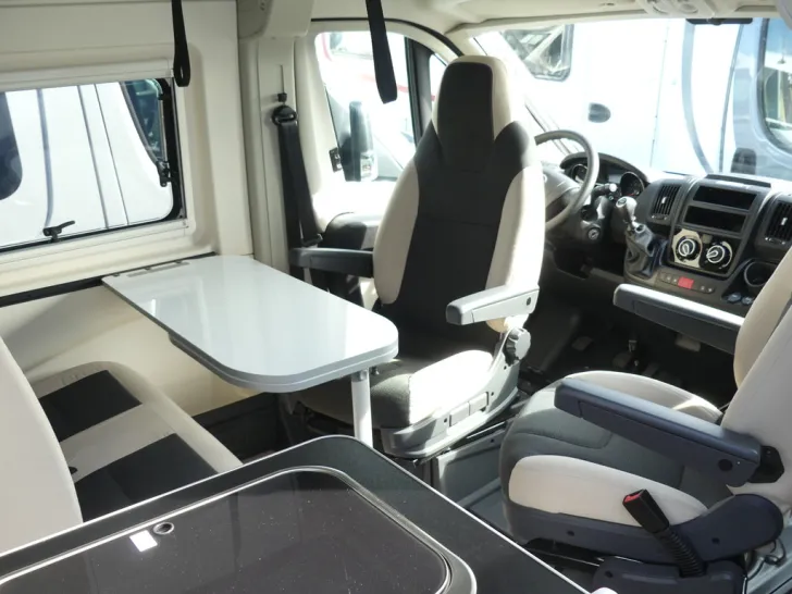 Fahrzeugbild Westfalia Columbus 540 D #12