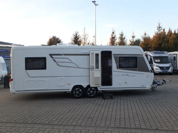 Fahrzeugbild Hymer Eriba Nova S 620 #9