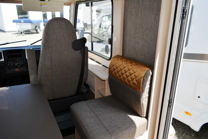 Fahrzeugbild Bürstner Lyseo I 728 G #9